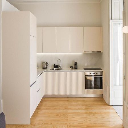 Modern Charming Loft With Balcony In Central Порто Екстериор снимка