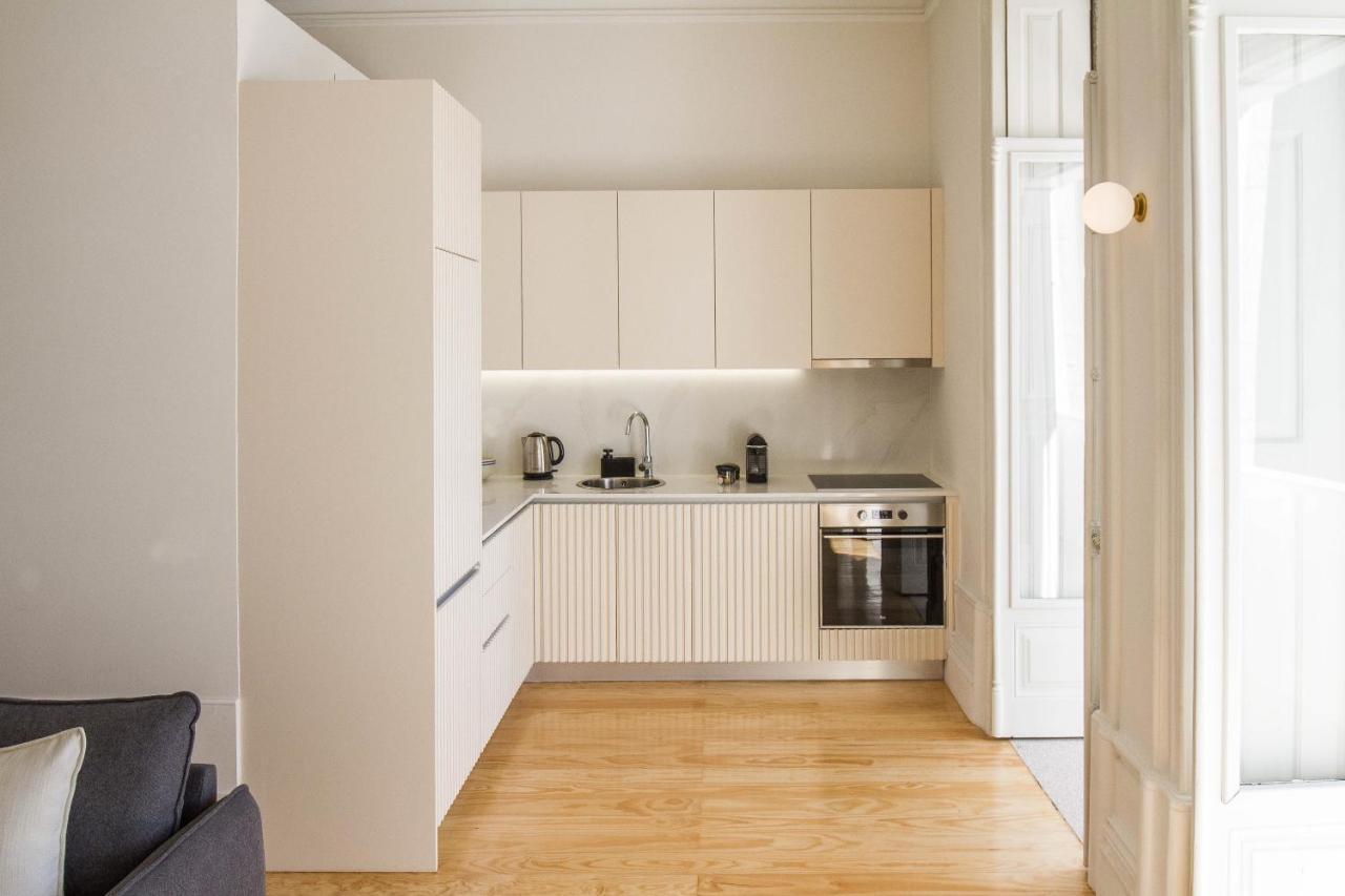 Modern Charming Loft With Balcony In Central Порто Екстериор снимка