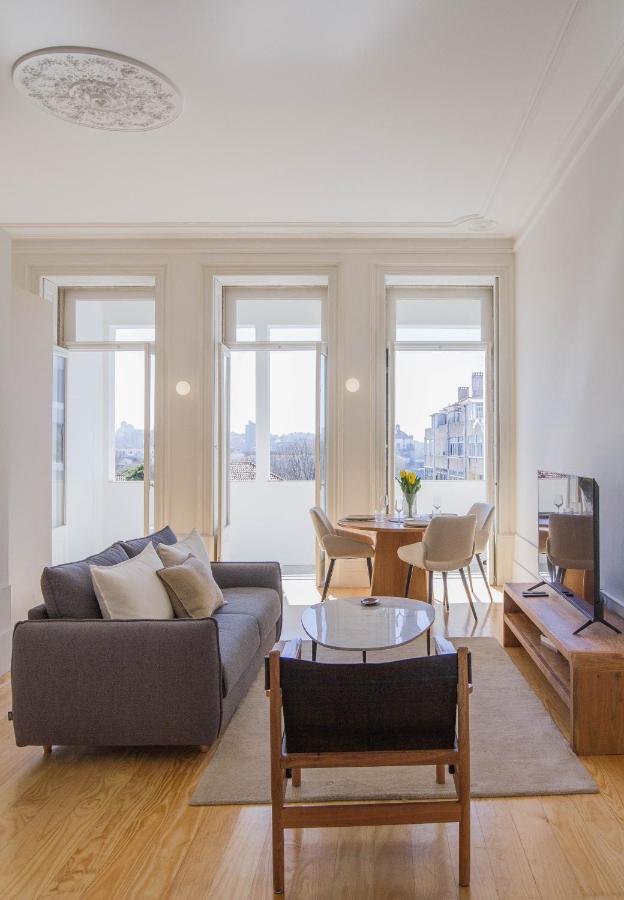 Modern Charming Loft With Balcony In Central Порто Екстериор снимка